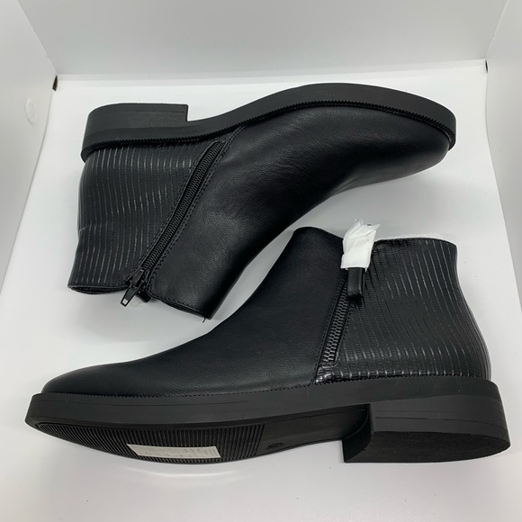 Black ankle boots - wide fit - Picture 1 of 3